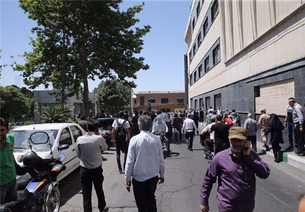 آمار شهدای حادثه مجلس به دو نفر رسید/ دستگیری یکی از مهاجمان + تصاویر