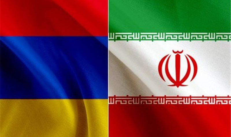 وزیر دفاع ارمنستان با حضور در سفارت ایران حمله تروریستی در تهران را محکوم کرد