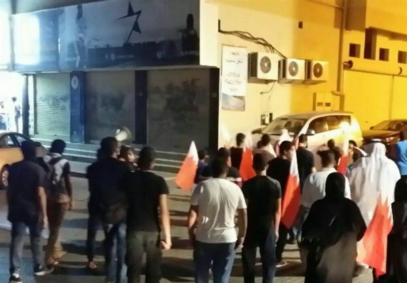 بحرینی‌ها در اعتراض به اقامت اجباری شیخ عیسی قاسم تظاهرات کردند