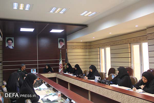 اولین نشست زنان و دفاع مقدس در یزد برگزار شد