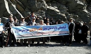 صعود جانبازان دیار سربداران به قله فلسکه شهرستان بینالود