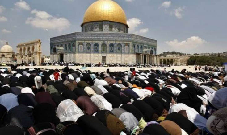صدها فلسطینی نماز جمعه خود را در مسجدالاقصی اقامه کردند
