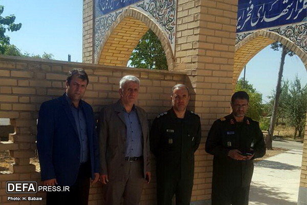 غبارروبی مزار شهدا در گلزار شهرک «فخر ایران»