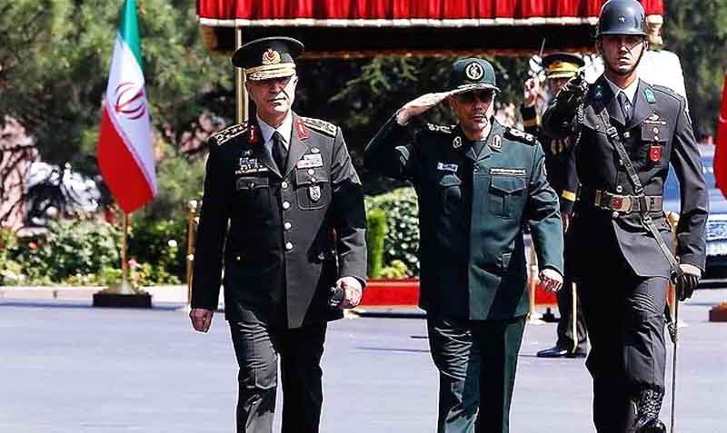 استقبال رسمی رئیس ستاد ارتش ترکیه از سرلشکر باقری