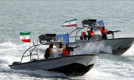 شلیک هشدار ناو آمریکایی به سمت قایق ایرانی
