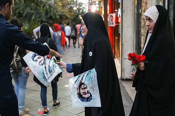 از پخش پوستر شهید حججی در تهران تا گردهمایی دانشجویان برای یک استقبال