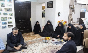 اعضای کنگره شهدای دانشجوی قم با خانواده شهید مدافع حرم دیدار کردند