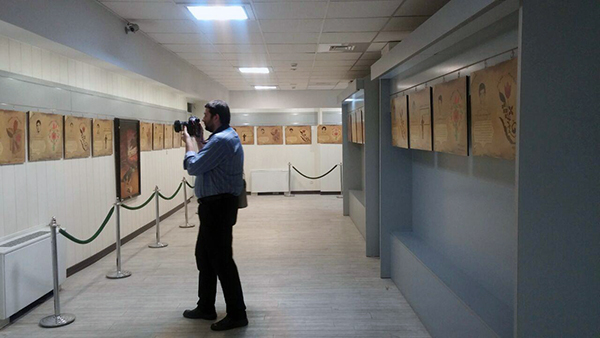 افتتاح نمایشگاه عکس کوچک قامتان بزرگ مرد در موزه شهدا