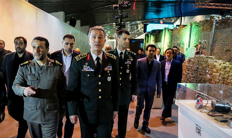 رئیس ستاد ارتش ترکیه از موزه انقلاب اسلامی و دفاع مقدس بازدید کرد