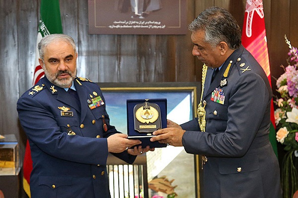 دیدار فرمانده نیروی هوایی عمان با فرمانده نیروی هوایی ارتش