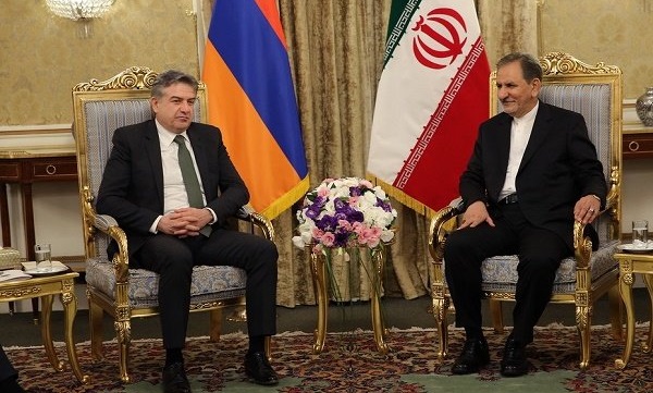 سه تفاهمنامه و سند همکاری میان ایران و ارمنستان امضا شد