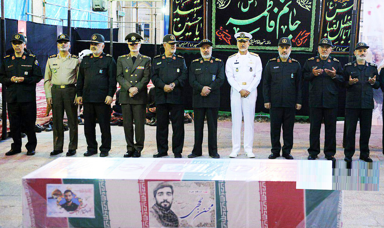 حضور فرماندهان ارشد نیروهای مسلح در مراسم تشییع پیکر شهید حججی