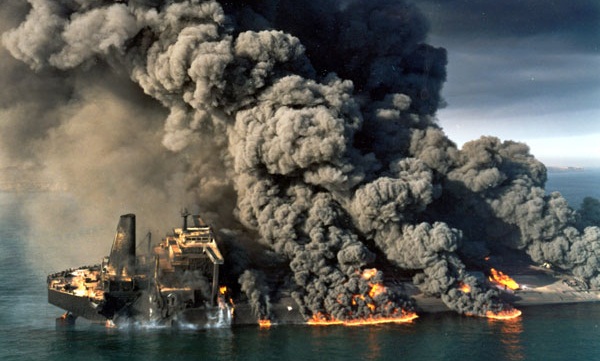 تهاجم عراق به مهمترین پایانه نفتی ایران