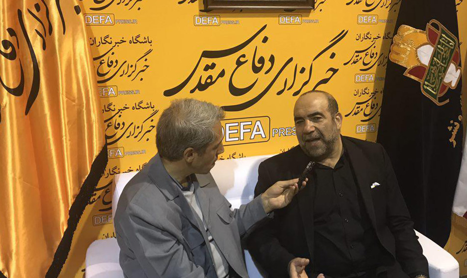 حضور «ناصر شفق» در غرفه خبرگزاری دفاع مقدس
