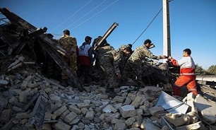 هدیه 44 میلیونی زوج ساروی به زلزله زدگان کرمانشاه