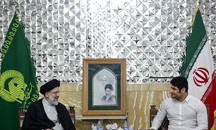 ‌علیرضا کریمی در تشک کشتی‌ جهاد ورزشی کرد؛ پیام ‌انزجار و تنفر ملت ایران‌ به دنیا رسید