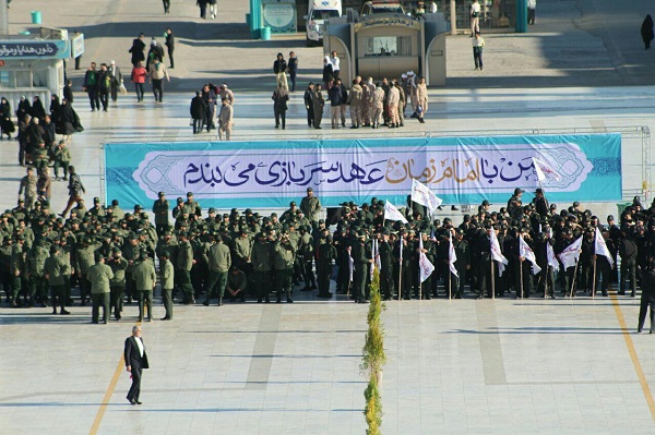 تصاویری از صبحگاه مشترک نیروهای نظامی در مسجد جمکران
