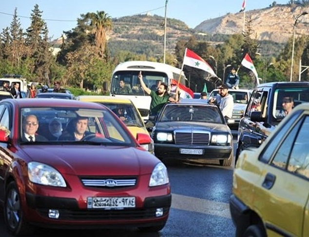 حال و هوای دمشق بعد از تجاوز نظامی آمریکا/ مردم سوریه در حمایت از بشار اسد به خیابان‌ها آمدند