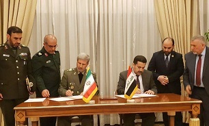 وزیران دفاع و صنایع و معادن ایران و عراق یادداشت تفاهم همکاری صنعتی امضا کردند