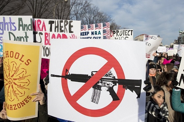 تظاهرات صدها هزار نفر در آمریکا علیه خشونت سلاح