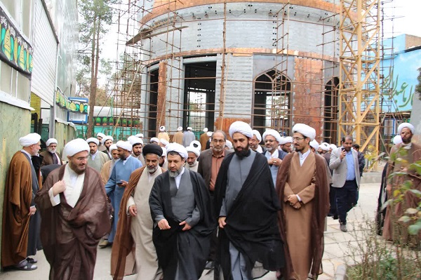 ساخت گنبد حرم مطهر امام حسین(ع) در کرمان، کاری ارزشمند، ماندگار و باعث افتخار است