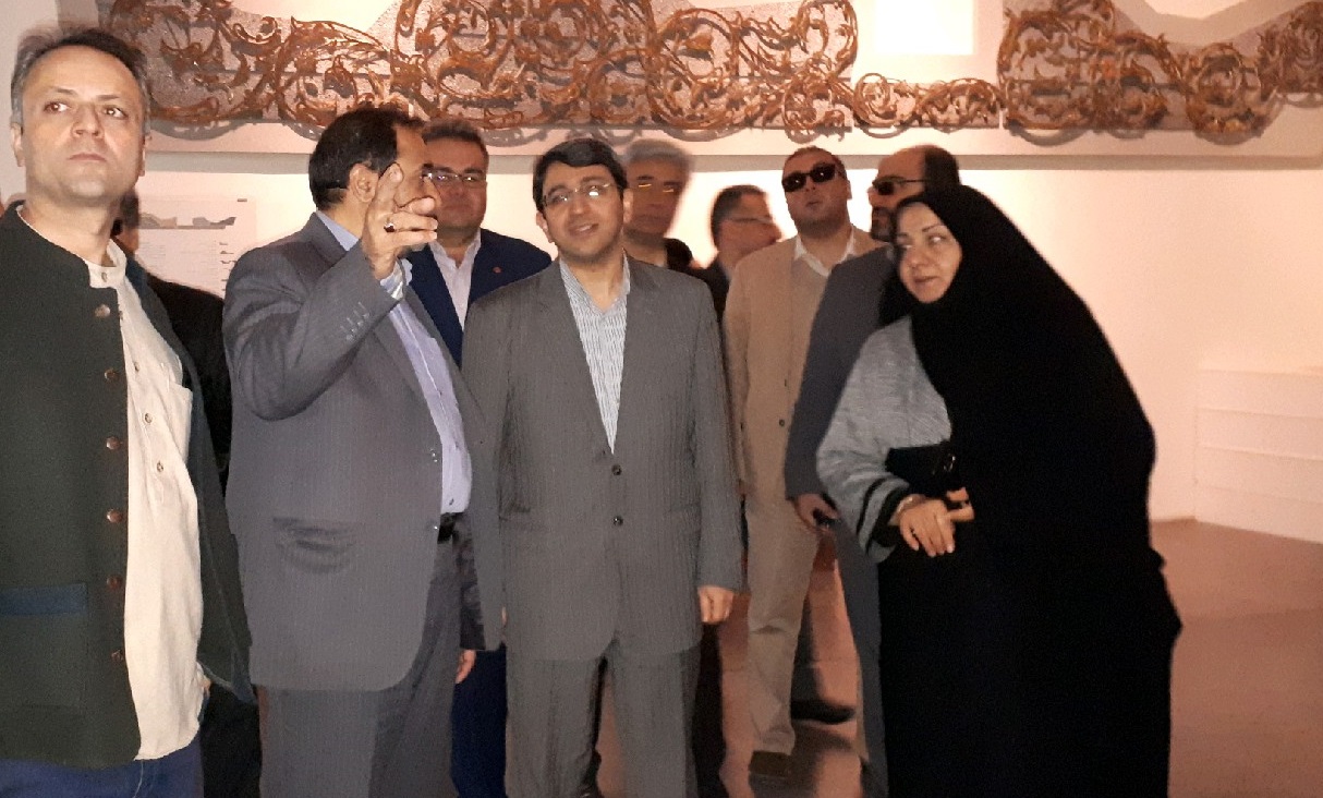 بازدید رئیس سازمان بهزیستی از نمایشگاه دستاورد‌های ملی انقلاب اسلامی و دفاع مقدس