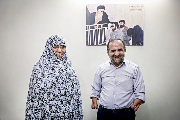 جوایز جشنواره‌ها به آثار ضدانقلاب داده می‌شود/ خیانت‌های آمریکا علیه ایران را در تاریخ بخوانید