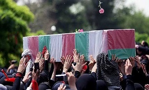 شهدا رفتند تا عزت ایران اسلامیمان لگدمال کوردلان تاریخ نشود