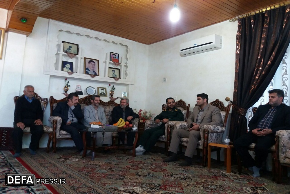 دیدار مسئولین شهرستان نور از خانواده شهیدان «توکلی» و «اصغری» در چمستان + تصاویر