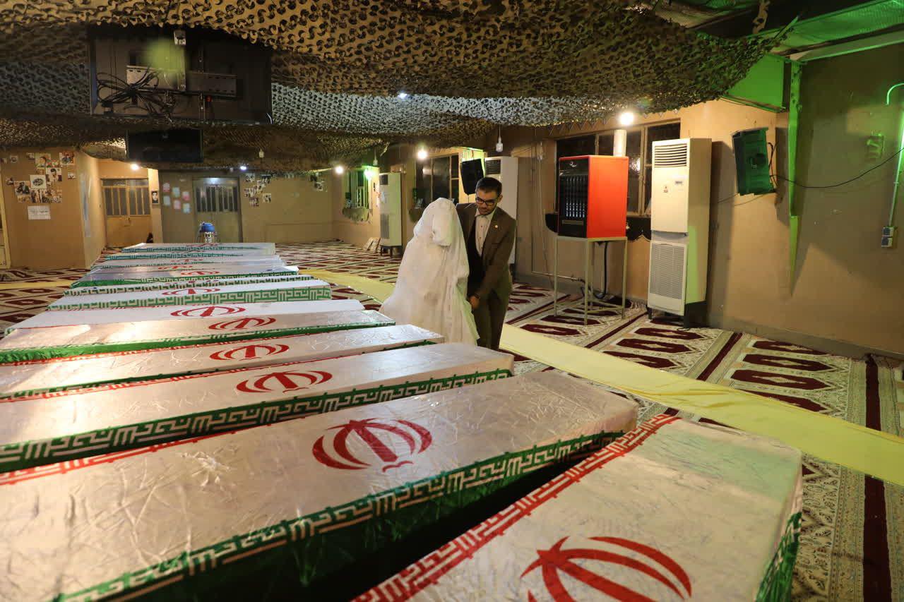 زیارت زائران راهیان نور از 115 شهید تازه تفحص شده در معراج شهدای اهواز