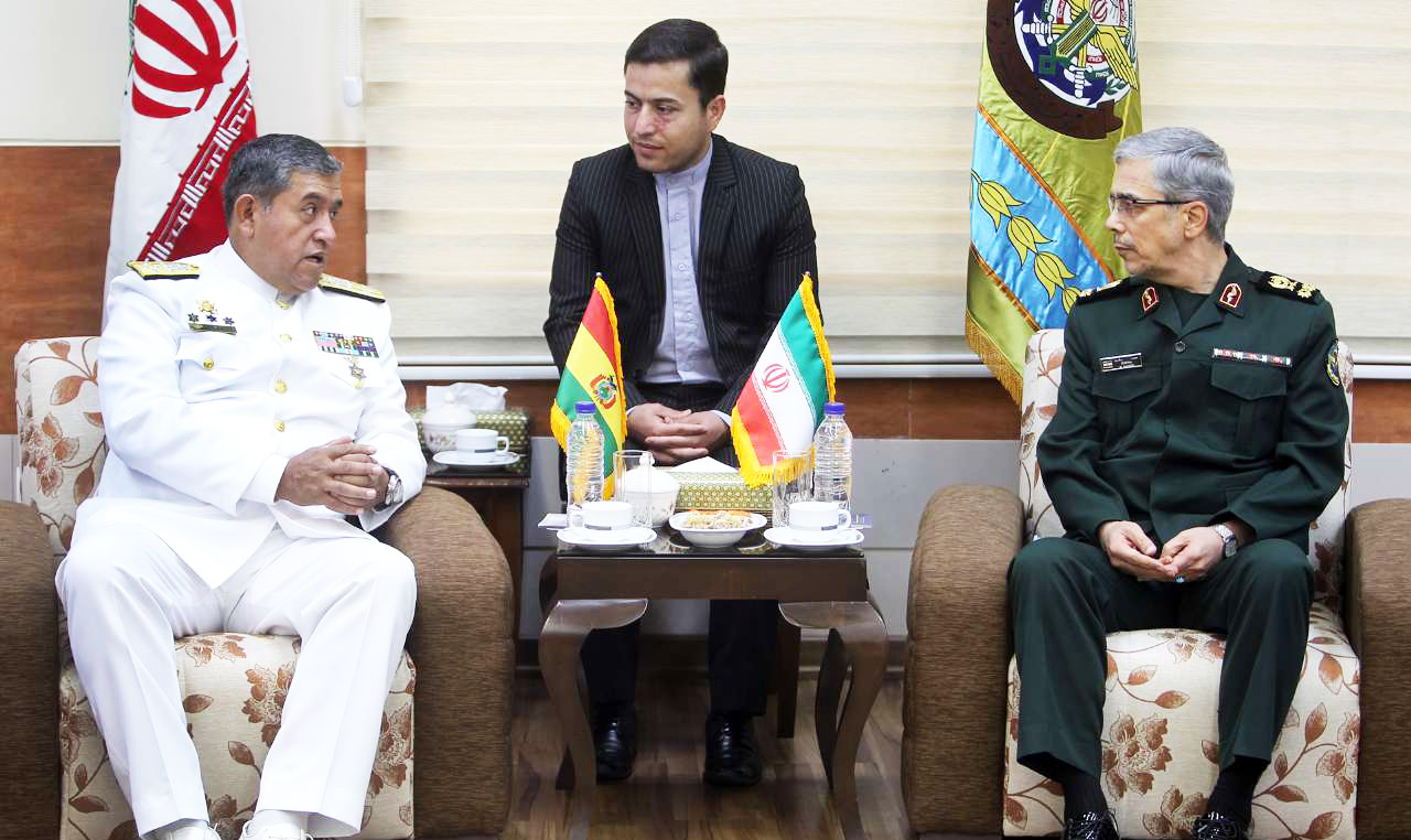 فرمانده ارتش بولیوی با سرلشکر باقری دیدار کرد