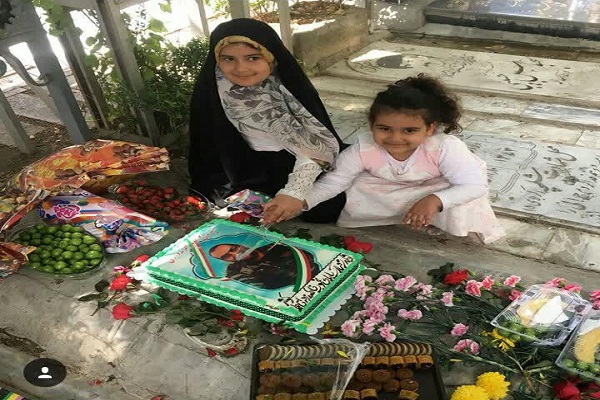 جشن تولد شهید مدافع حرم با حضور فرزندانش+ تصویر