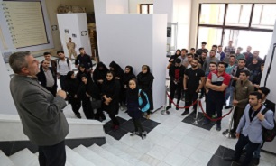 بازدید دانشجویان درس دفاع مقدس از مرکز فرهنگی و موزه دفاع مقدس آذربایجان غربی