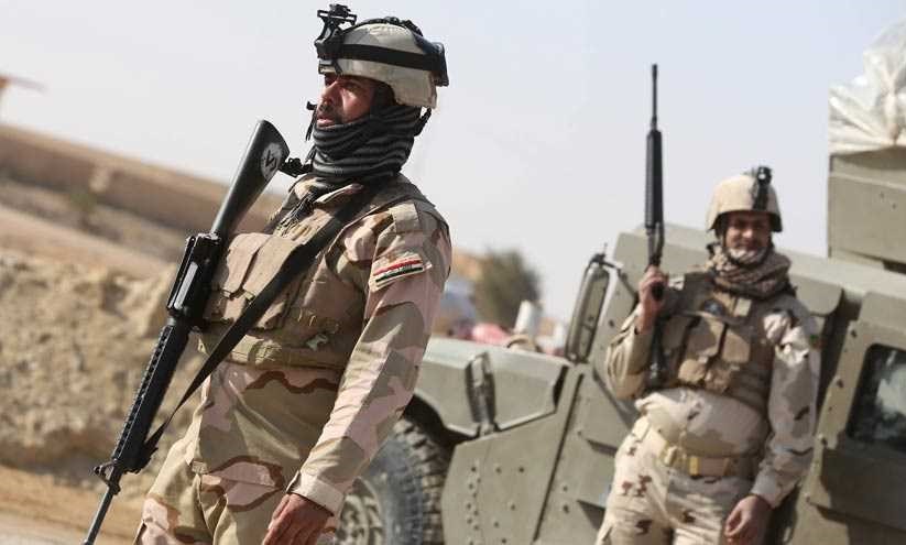 انهدام خودرو‌های نظامی داعش در الانبار/کشف چندین بمب