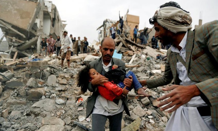 حمله جنگنده‌های سعودی به مناطق مختلف یمن/ پاسخ به جنایات سعودی‌ها با حمله موشکی به فرودگاه جیزان