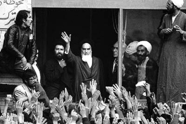زمانی که اساتید اخلاق نوید پیروزی انقلاب را به امام خمینی دادند