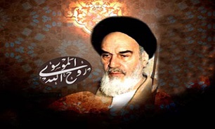 رهنمودهای امام ملت ایران را از سد دشمنان داخلی و خارجی عبور داد