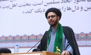 غرب می‌خواهد امام خامنه‌ای را نزد اعراب بدنام جلوه دهد