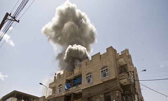 حملات هوایی و دریایی ائتلاف متجاوز سعودی به جنوب الحدیده و پاسخ کمیته مردمی یمن