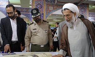 رئیس سازمان عقیدتی سیاسی ارتش از نمایشگاه بین المللی قرآن بازدید کرد