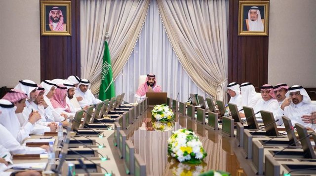 حضور ولیعهد عربستان در نشست اقتصادی در جده در پی غیبت طولانی+ تصاویر