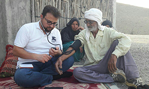 ویزیت رایگان مردم در بخش توکهور هشتبندی با حضور پزشکان بسیجی