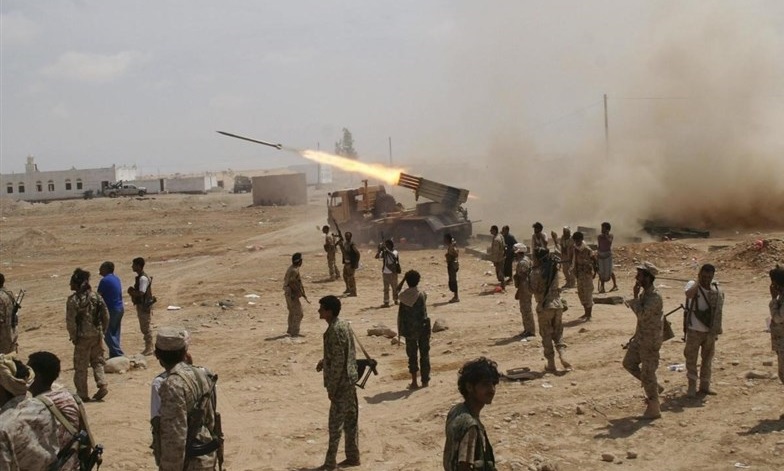 حملات توپخانه‌ای ارتش یمن به مواضع نظامیان سعودی در جیزان