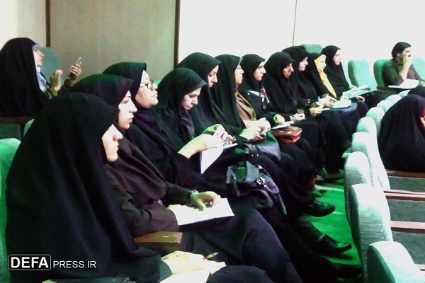 کارگاه آموزشی نویسندگان دفاع مقدس در کرمان برگزار شد// در حال ویرایش