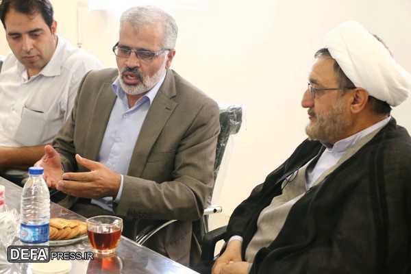 تصاویر/ بازدید مسئول دفتر علی لاریجانی از موزه انقلاب و دفاع مقدس قم