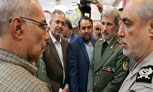 وزیر دفاع از فروشگاه اتکا اصفهان بازدید کرد