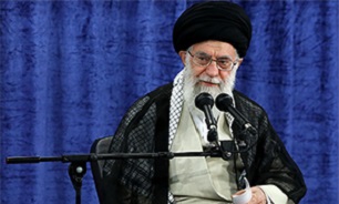 پاسخ امام خامنه‌ای به نگرانی یکی از فعالان فرهنگی خارج از کشور: نگران نباشید؛ هیچ‌کس هیچ غلطی نمی‌تواند بکند