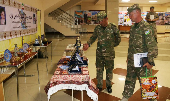 بازدید نظامیان جهان از نمایشگاه فرهنگی ایران در قزاقستان