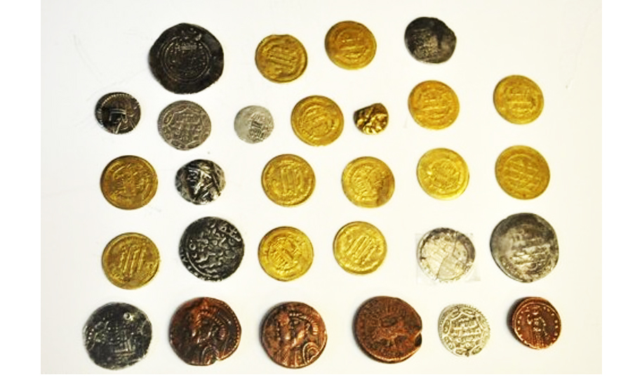 کشف 38 قطعه سکه تاریخی مربوط به دوران اشکانی