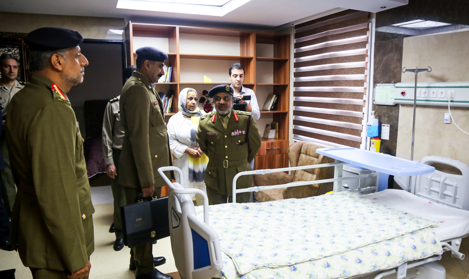 بازدید ه‍یات خدمات پزشکی ارتش عمان از اداره بهداشت و درمان آجا